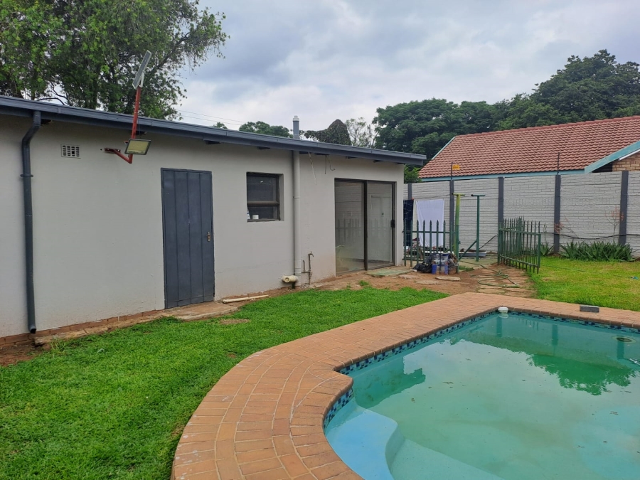 3 Bedroom Property for Sale in Rustenburg Central North West